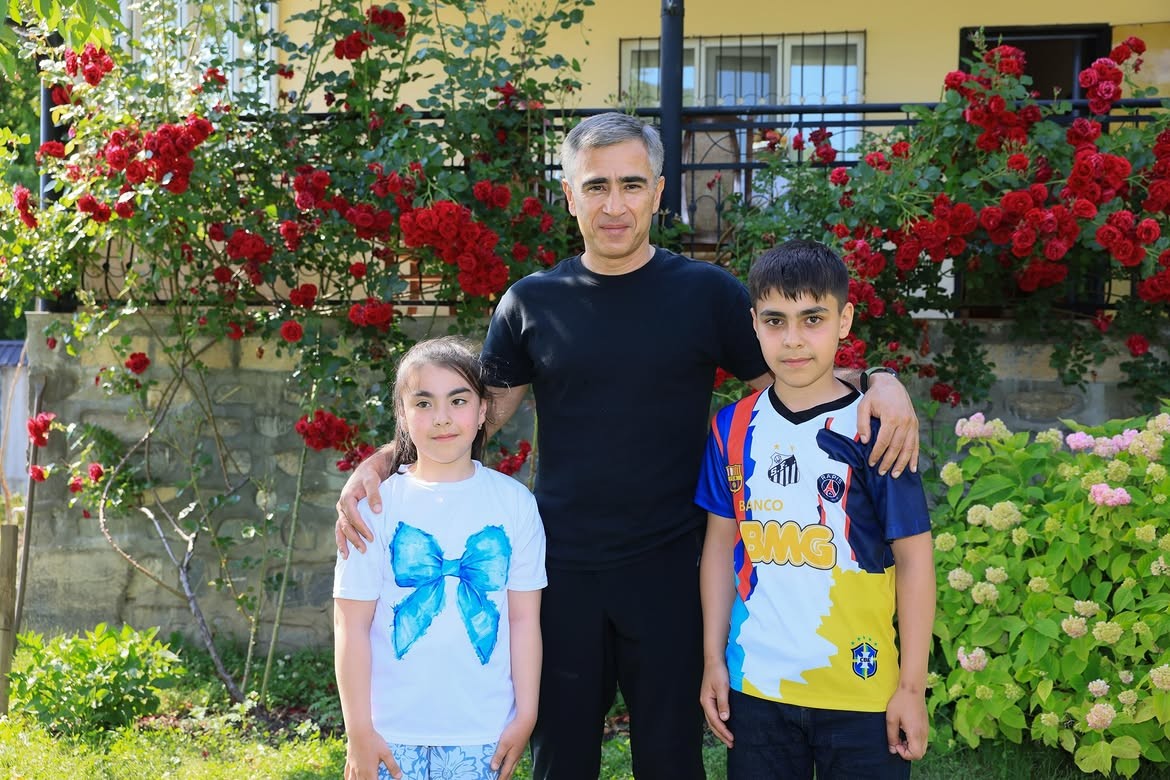 Anar Ələkbərov Milli Qəhrəmanın ailəsini ziyarət etdi - FOTOLAR